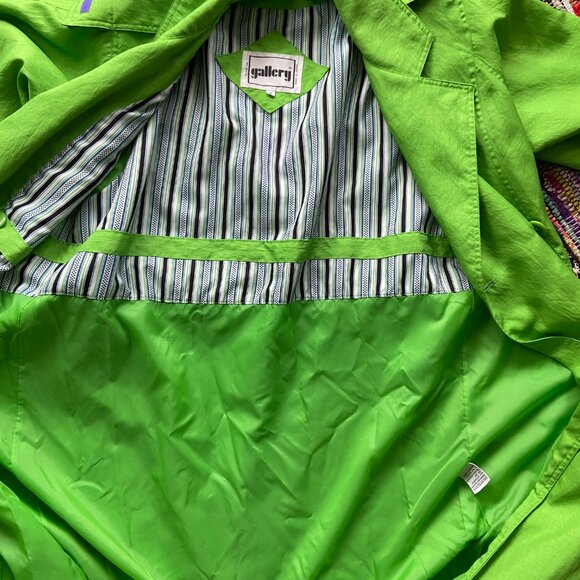 Vintage Green and purple Gallery trench coat with sash. Size 12.Good condition. - Picture 8 of 11